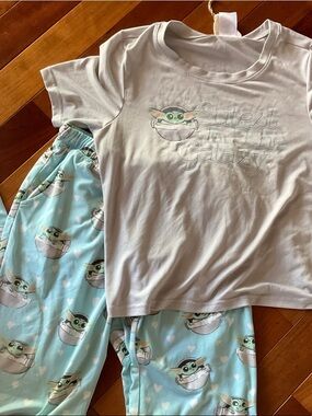 Star Wars White & Light Blue Baby Yoda Girls Pajama Set